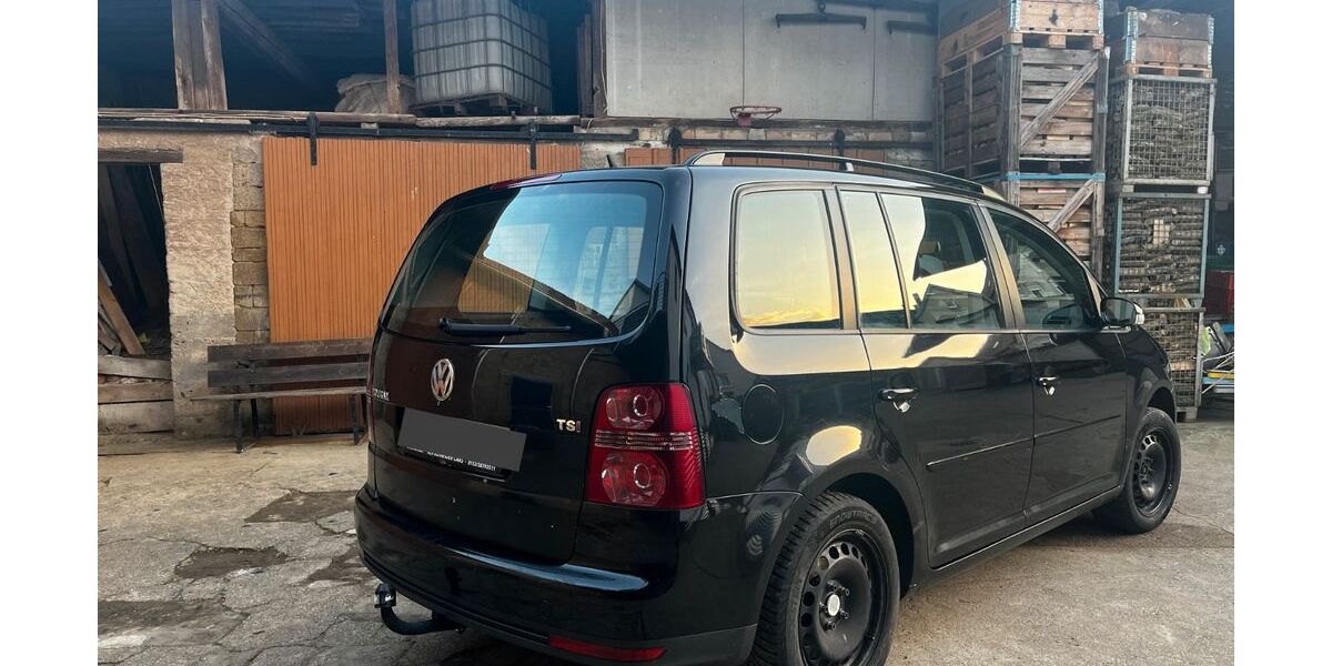 VW Touran 149.000 km 4.299 &euro; Waigolshausen 97534