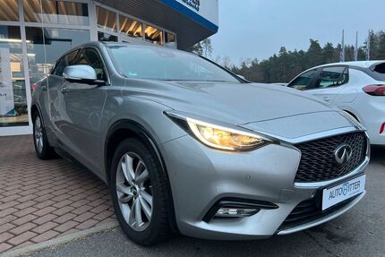 INFINITI Q30