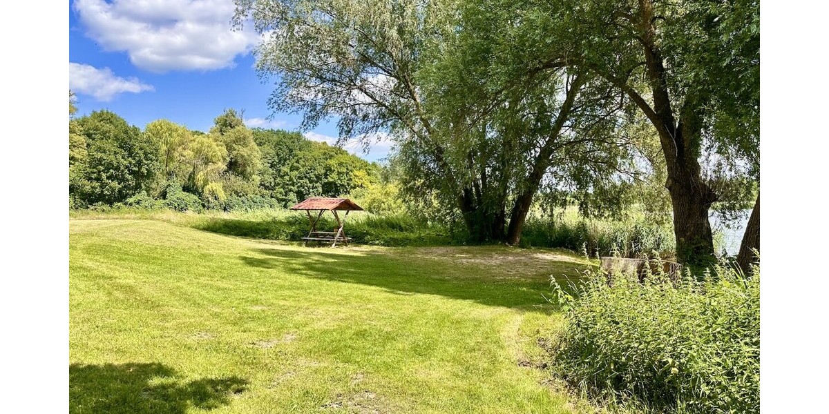 HORN IMMOBILIEN ++ Einfamilienhaus in Lebehn – Wohnen in Seenähe mit großem Grundstück - Einfamilienhaus Krackow / Lebehn Lebehn | Angebot:27034671