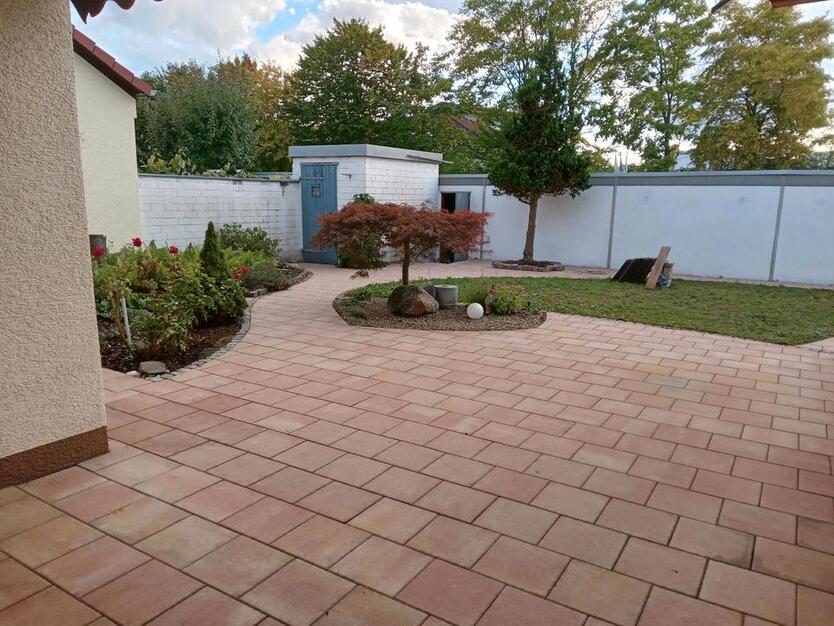 Einfamilienhaus in Reihenbauweise von privat zimmer