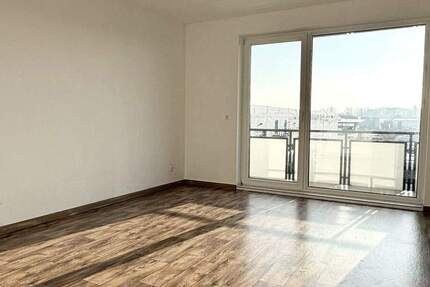 Bezugsfreie Wohnung mit 2 Balkone, Fußbodenheizung und Stellplatz in Finowfurt 2 zimmer