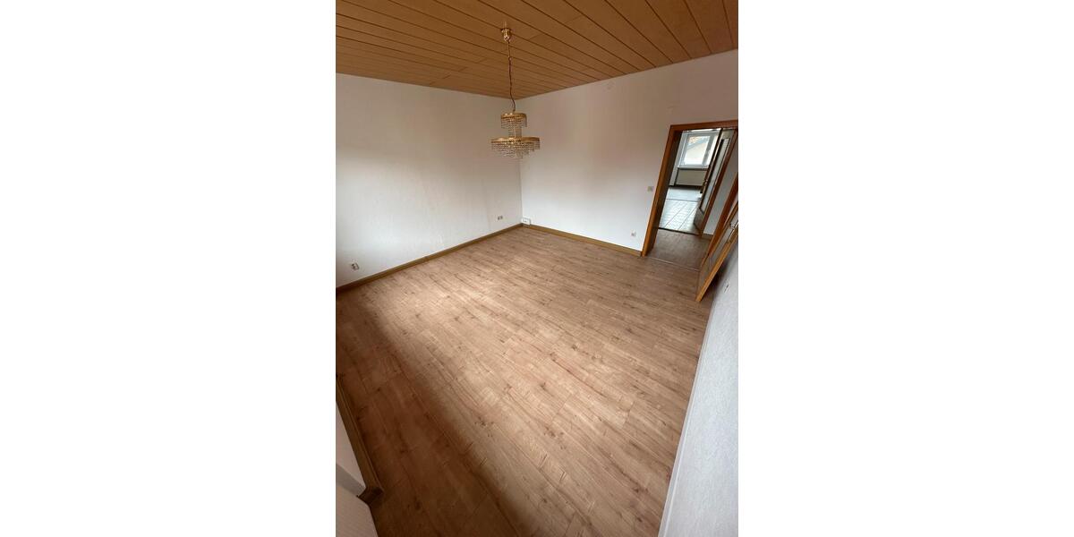 Etagenwohnung Marpingen - 4 Zimmer, 110 m&sup2;, 990&euro; | Angebot:25440198