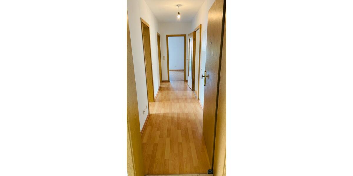 Erdgeschoßwohnung Weida - 3 Zimmer, 68 m&sup2;, 35.000&euro; | Angebot:27188462
