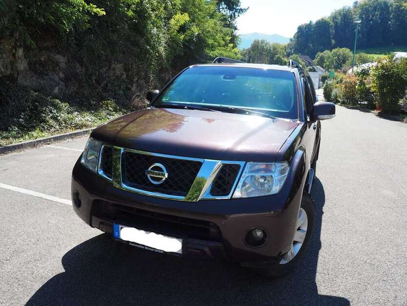 Nissan Pathfinder 216.000 km 14.900 € Bollschweil 79283