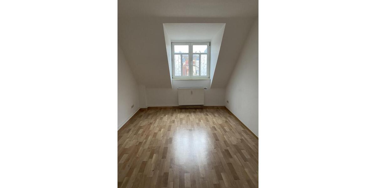 Dachgeschoßwohnung Schmölln - 2 Zimmer, 39 m&sup2;, 300&euro; | Angebot:25408074