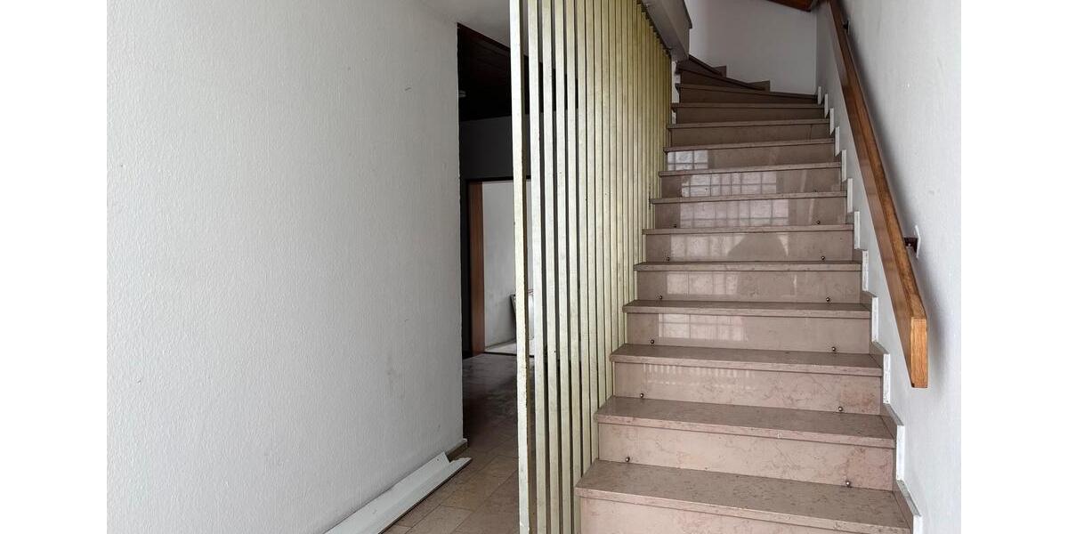 Mehrfamilienhaus, Wohnhaus Namborn - 8 Zimmer, 200 m&sup2;, 1.750&euro; | Angebot:26384356