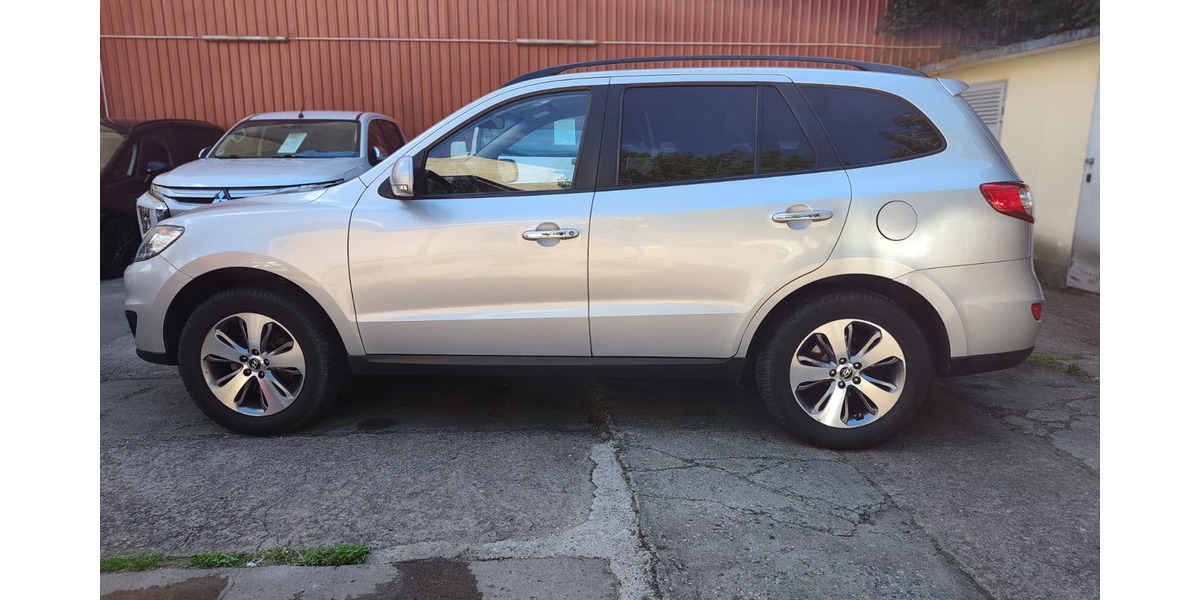 Hyundai Santa Fe 2,2 CRDI Premium 4WD Leder AHK Aut. Nav 194.500 km 6.000 &euro; Berlin 10247
