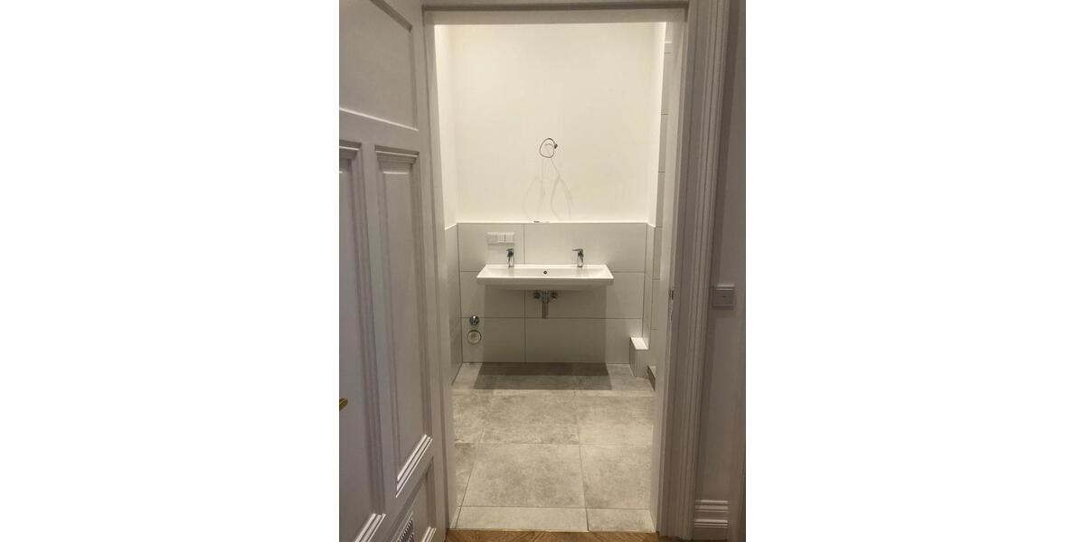 Etagenwohnung Wiesbaden Klarenthal - 5 Zimmer, 125 m&sup2;, 2.225&euro; | Angebot:26404973
