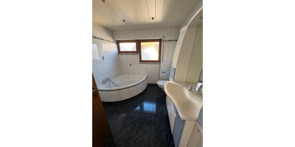 Etagenwohnung Klettgau - 4.5 Zimmer, 108 m&sup2;, 1.100&euro; | Angebot:25300825