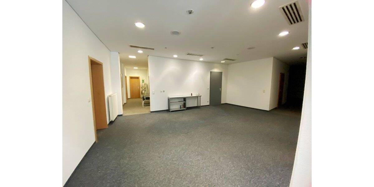 Gewerbeobjekt Plauen Stadtmitte - 2 Zimmer, 65 m&sup2;, 500&euro; | Angebot:26902529