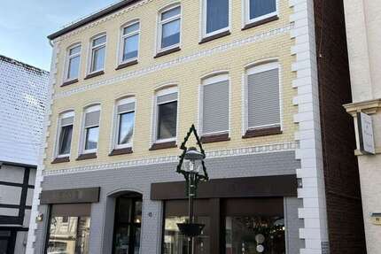 Haus Blomberg - 12 Zimmer, 283 m&sup2;, 195.000&euro; | Angebot:25391567