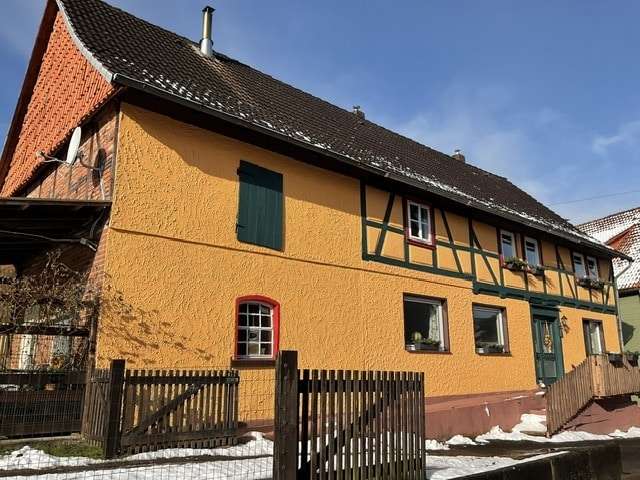 Einfamilienhaus Dassel - 6 Zimmer, 145 m&sup2;, 110.000&euro; | Angebot:25200355