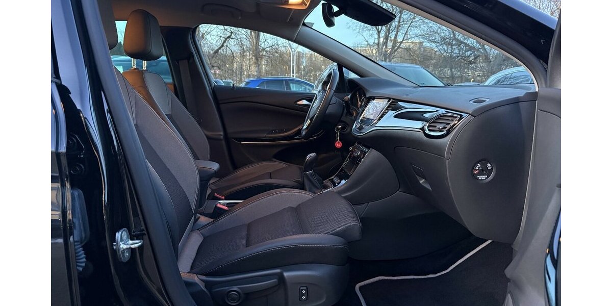 Opel Astra 1.2 K Lim. NAVI/SHZ/DAB/AHK/ACC/CARPLAY 48.063 km 14.900 &euro; Villingen-Schwenningen 78054