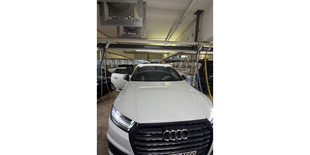 Audi Q7 205.000 km 32.800 &euro; Bonn 53125