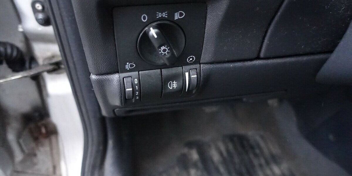 Opel Corsa Klima el. Fenster ohne TÜV fahrbereit 207.000 km 300 &euro; Neumarkt/OPf 92318