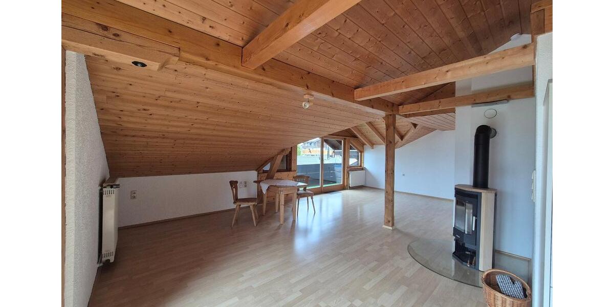 Dachgeschoßwohnung Sonthofen - 3 Zimmer, 85 m&sup2;, 975&euro; | Angebot:26261876