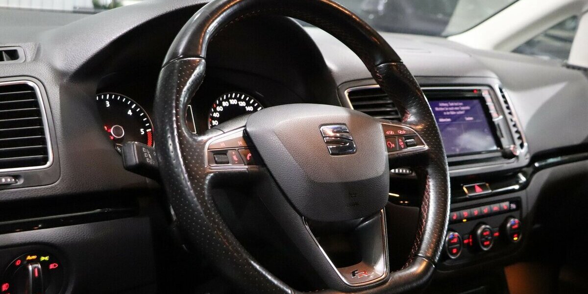 Seat Alhambra 2.0 TDI FR-LINE SPORT / 7-SITZER, XENON 149.000 km 19.777 &euro; Hamm 59077