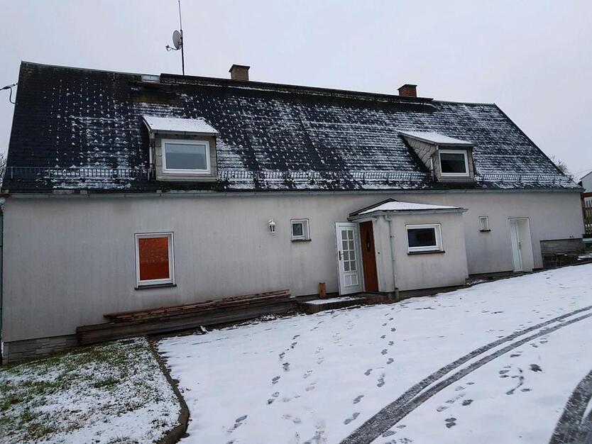 Sanierungsbedürftiges Einfamilienhaus zimmer