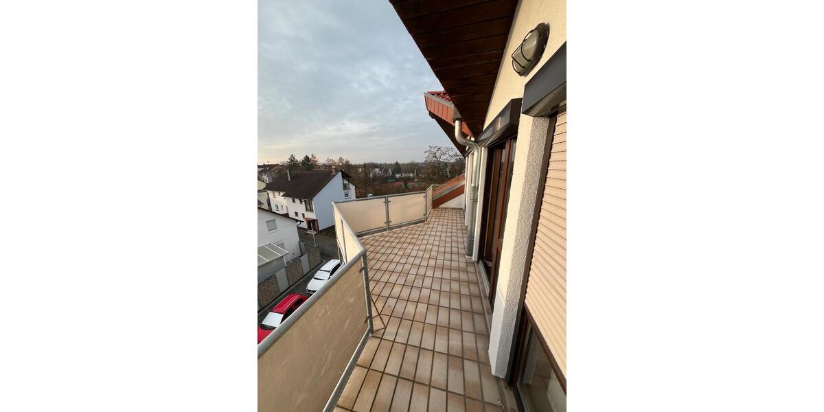 Dachgeschoßwohnung Linkenheim-Hochstetten Hochstetten - 3 Zimmer, 87 m&sup2;, 275.000&euro; | Angebot:23792960