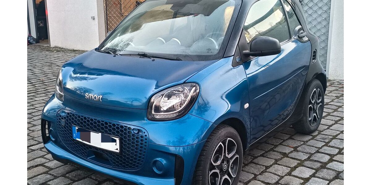Smart ForTwo 31.068 km 8.500 &euro; Berlin 10589