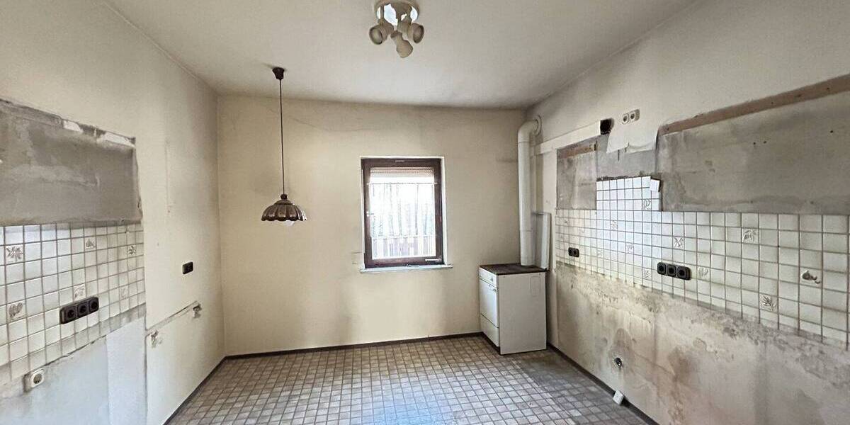 Mehrfamilienhaus, Wohnhaus Erlangen / Frauenaurach Frauenaurach - 8 Zimmer, 236 m&sup2;, 359.000&euro; | Angebot:24051824