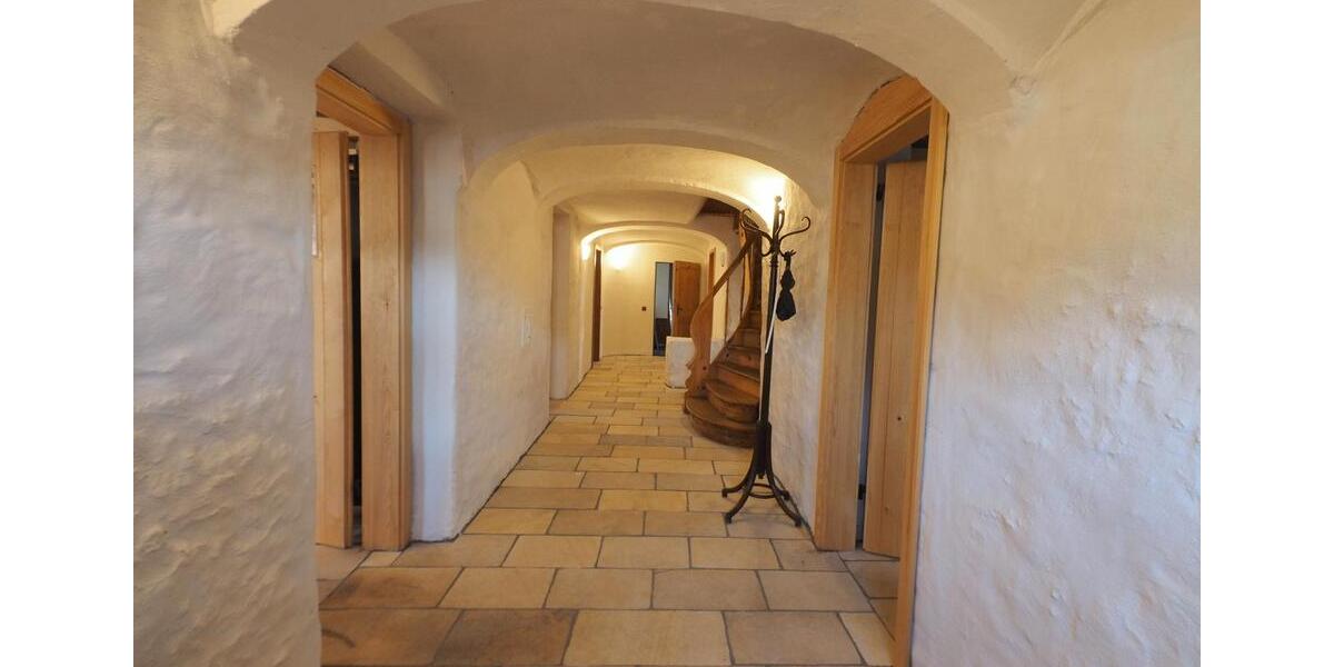 Einfamilienhaus Mühlhausen - 8 Zimmer, 520 m&sup2;, 929.000&euro; | Angebot:26051316