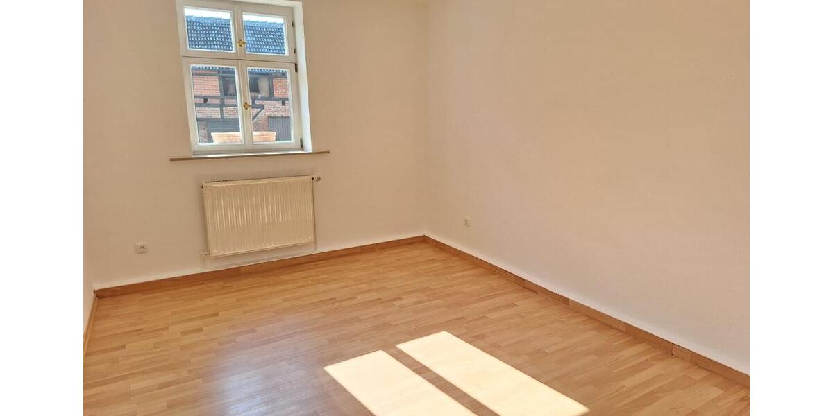 Erdgeschoßwohnung Rödental - 4 Zimmer, 104 m&sup2;, 750&euro; | Angebot:25540050