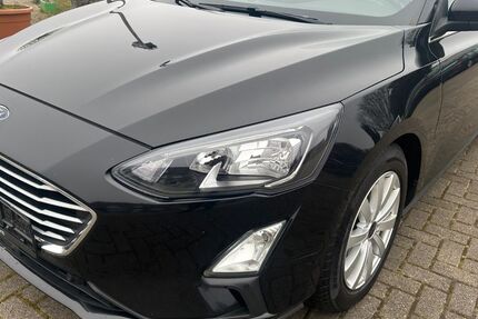 Ford Focus 154.000 km 8.499 &euro; würselen 52146