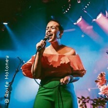 Emma Langford & Band Leer