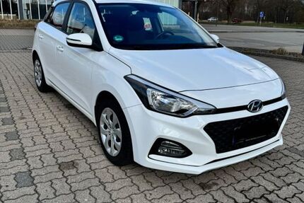 Hyundai i20 75.000 km 8.850 &euro; Hamburg 21033