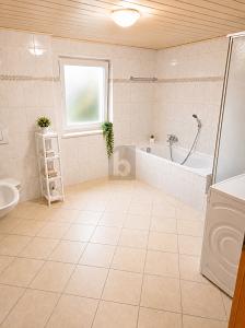 SOLIDES INVESTMENT MIT ENTWICKLUNGSPOTENTIAL - Mehrfamilienhaus, Wohnhaus Mainburg | Angebot:27102080