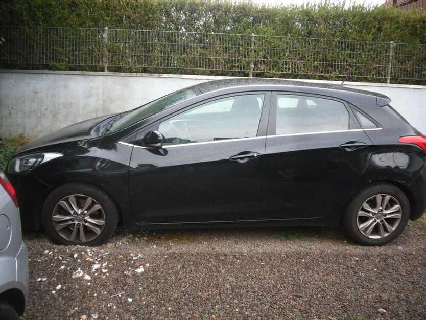 i30