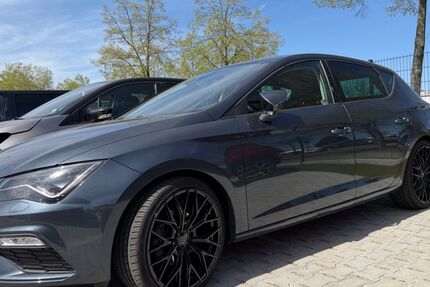 Seat Leon 83.108 km 16.990 &euro; Elsterwerda 04910