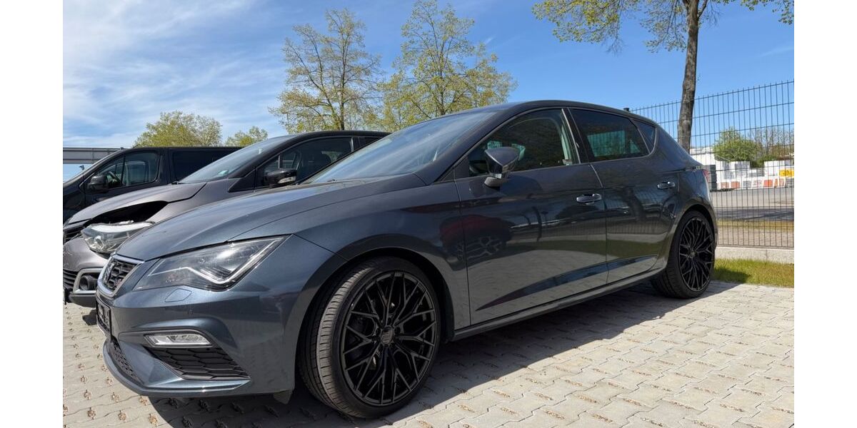 Seat Leon 83.108 km 16.990 &euro; Elsterwerda 04910