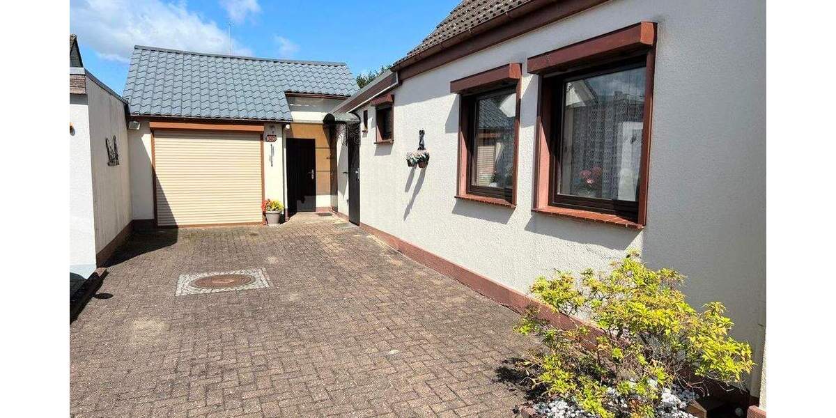 PURNHAGEN-IMMOBILIEN - Doppelhaushälfte mit Garage in guter Lage von Bremen-BlumenthalBockhorn! 4 zimmer