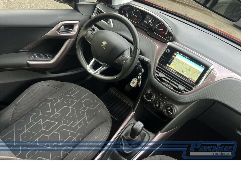 Peugeot 2008 Active*AHK*Navi*Klima*PDC*1-Hand*Chrom* 149.870 km 6.490 € Berlin 13187