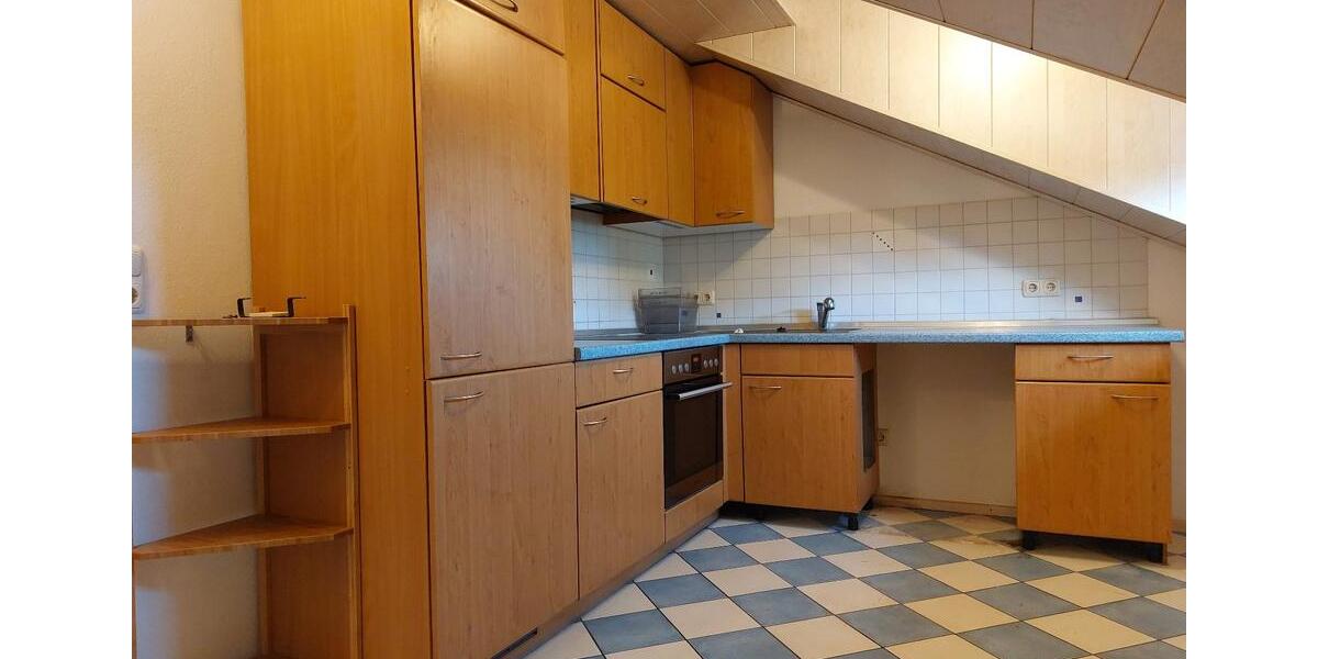 Dachgeschoßwohnung Plattling - 5 Zimmer, 75 m&sup2;, 650&euro; | Angebot:25650924