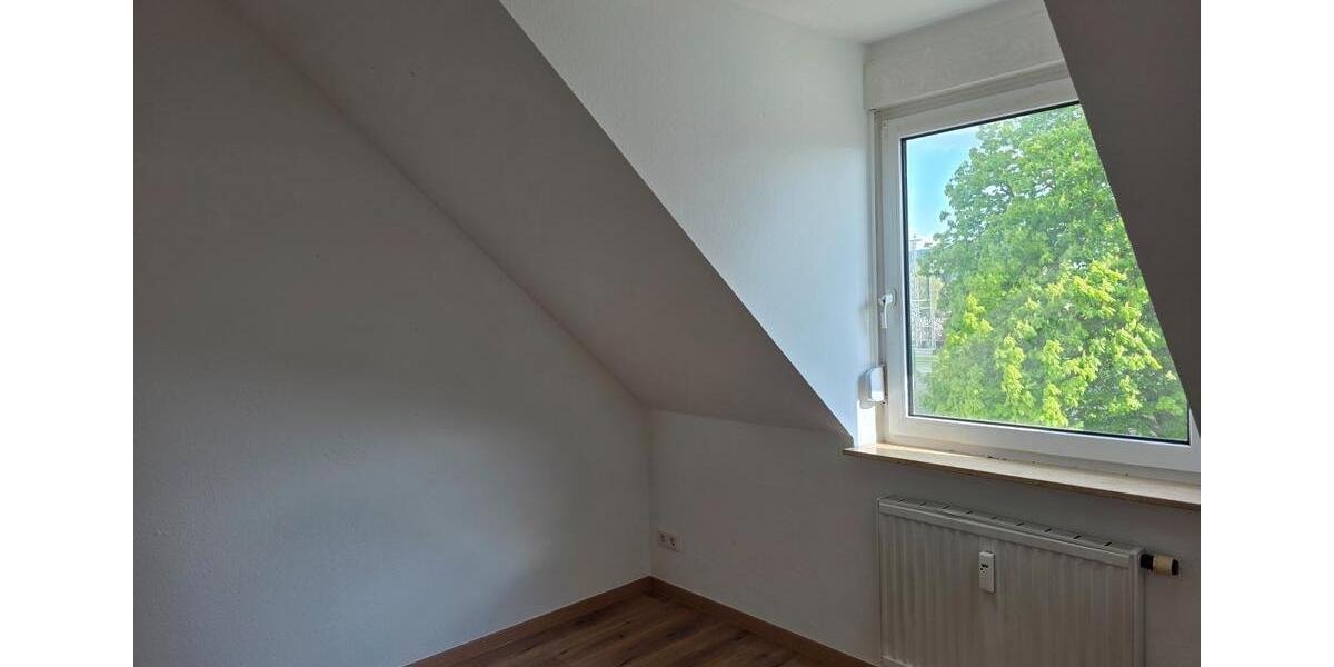 Dachgeschoßwohnung Gelnhausen - 4 Zimmer, 120 m&sup2;, 1.200&euro; | Angebot:26349279