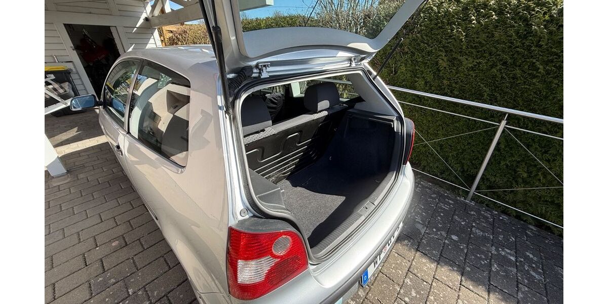 VW Polo 125.300 km 1.950 &euro; Kissenbrück 38324