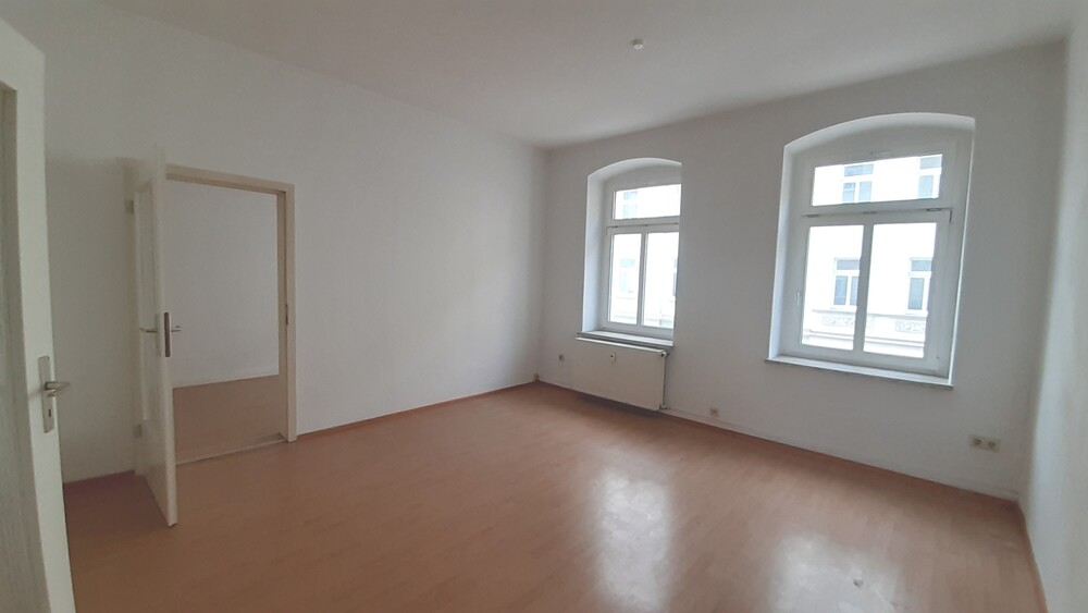 WG-Wohnung mit 4-Zimmern, 2.OG mit 2 Bädern und 2 Küchen in Gera 4 zimmer