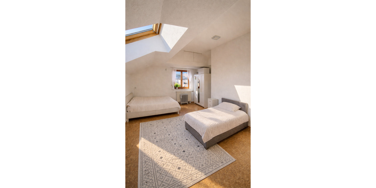 Dachgeschoßwohnung Remshalden - 3 Zimmer, 80 m&sup2;, 900&euro; | Angebot:25045559