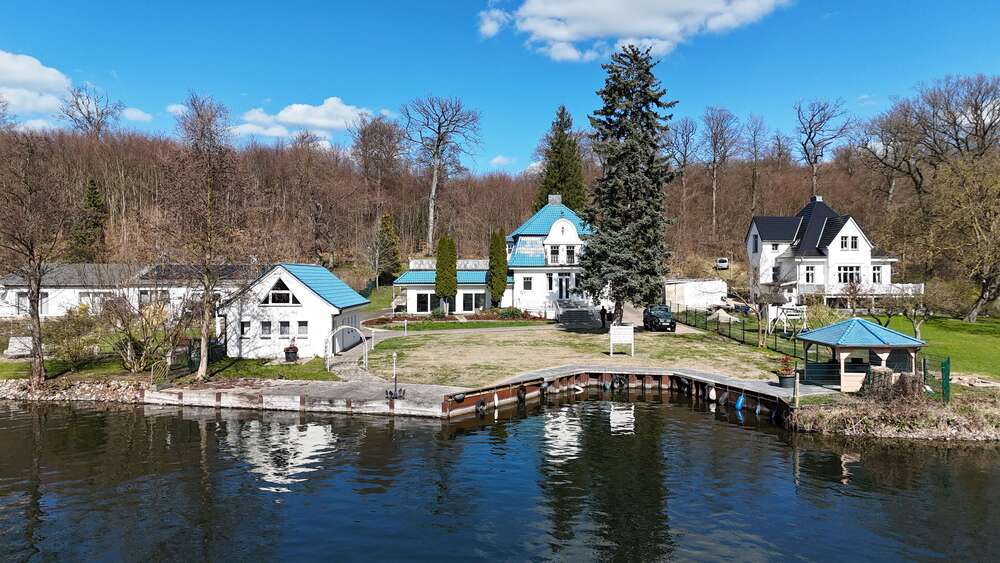 Einfamilienhaus Malchow - 7 Zimmer, 300 m&sup2;, 2.100.000&euro; | Angebot:26099670