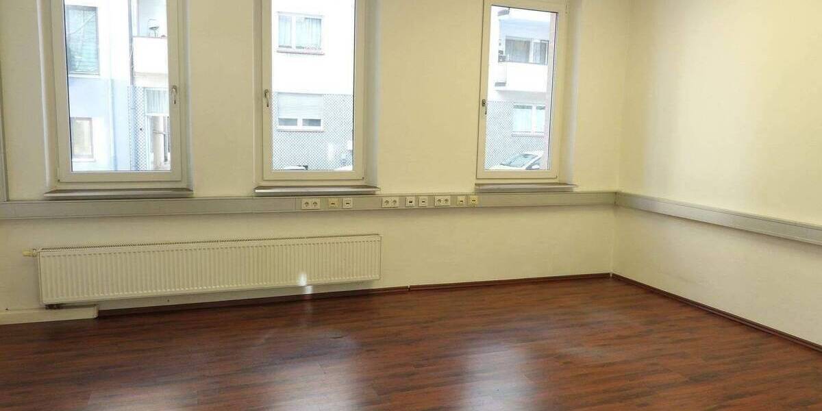 Gewerbeobjekt Nürnberg St Peter - 4 Zimmer, 128 m&sup2;, 890&euro; | Angebot:26843714