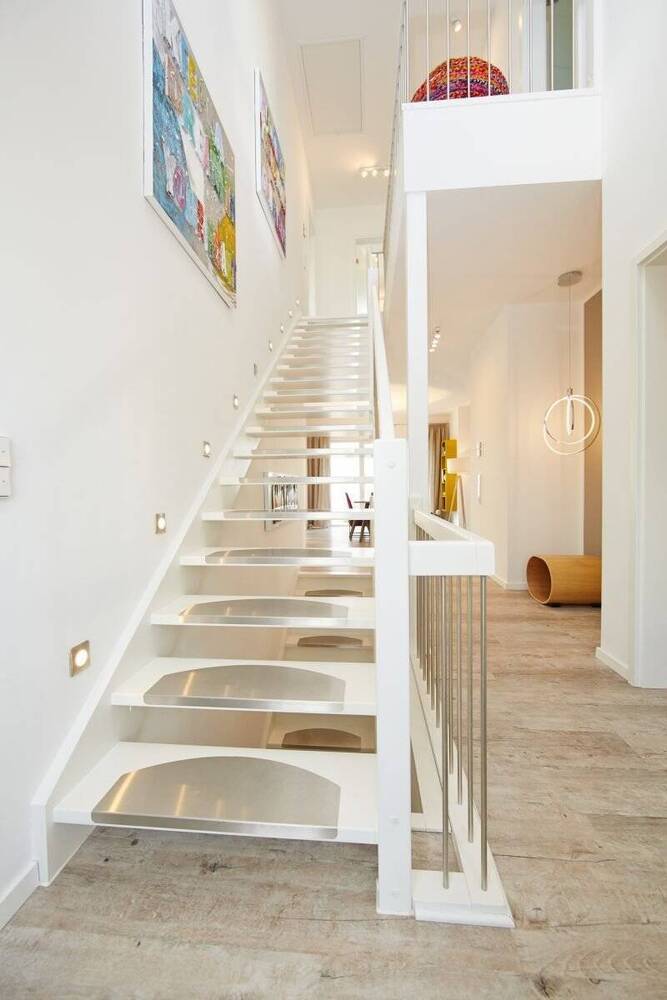 Home 3