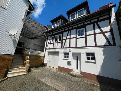 GENERATIONENWOHNEN MIT RENDITE UND GARTEN - Mehrfamilienhaus, Wohnhaus Gladenbach | Angebot:27127008