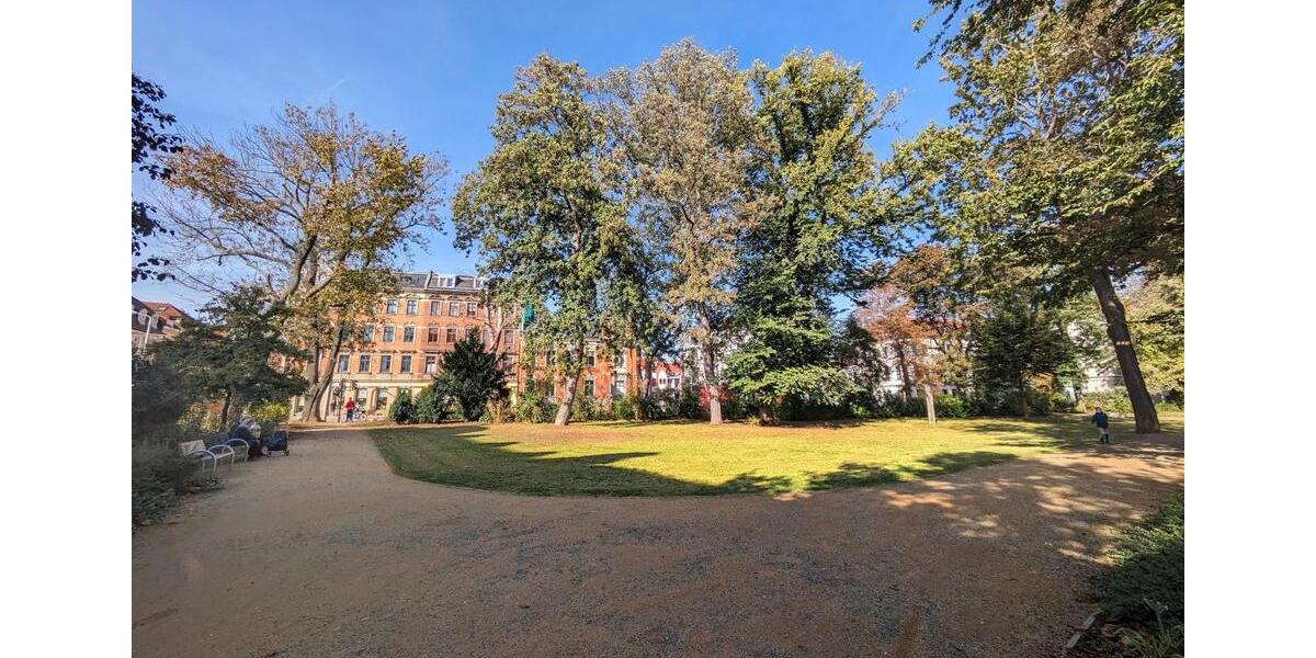 Dachgeschoßwohnung Zwickau - 3 Zimmer, 88 m&sup2;, 560&euro; | Angebot:26008237