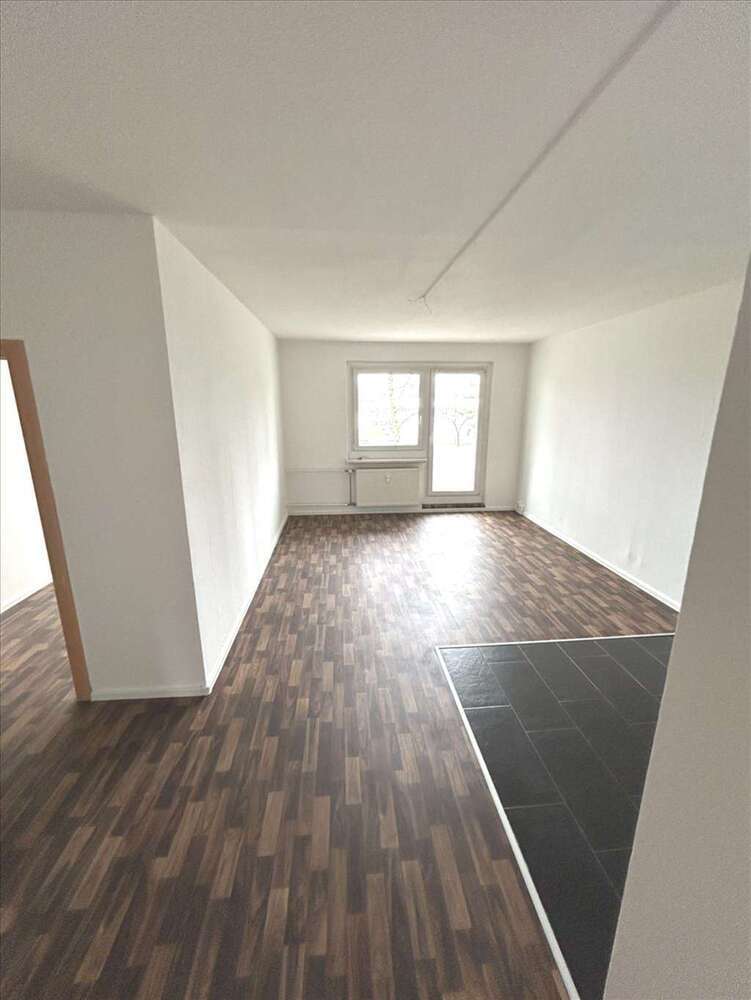 Wohnung zum Mieten in Plauen , Vogtl 300 € 69 m²