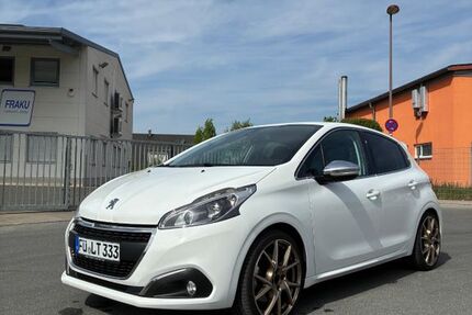 Peugeot 208 85.500 km 12.800 &euro; Fürth 90762