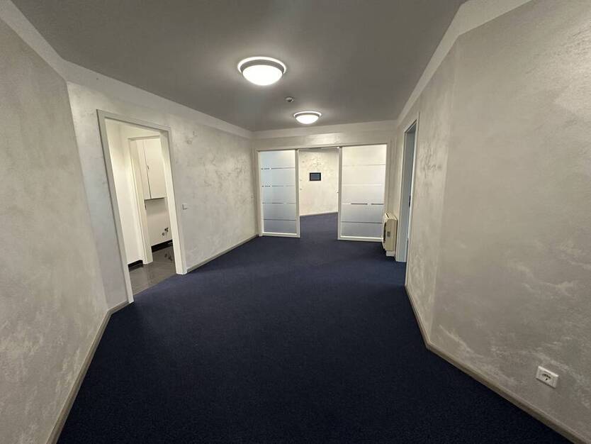 ***VERKAUFT*** Bürogebäude mit Lagerfläche in der Kernstadt