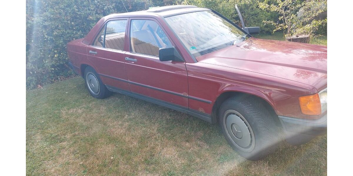 Mercedes-Benz 190 122.000 km 3.999 &euro; Kall 53925